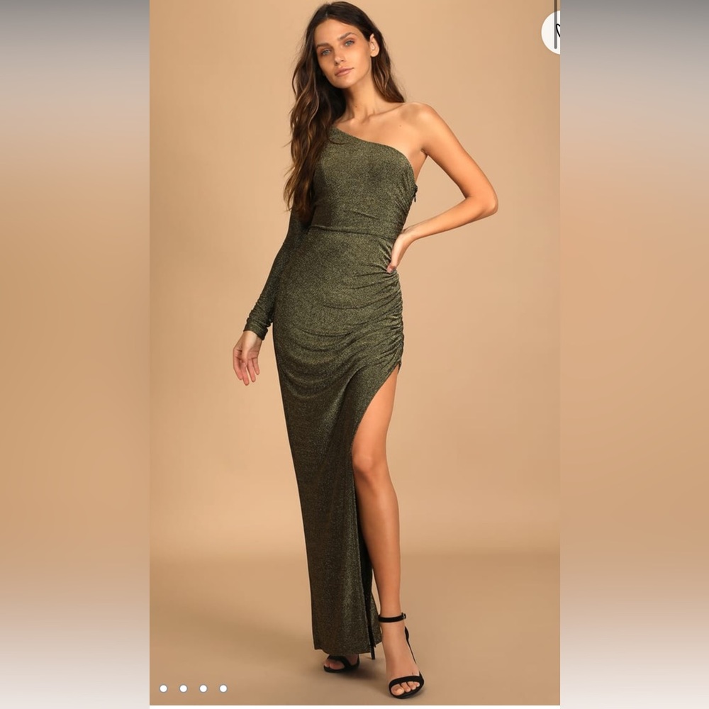 Lulu’s Precious Prize Gold Metallic One-Shoulder Long Sleeve Maxi Dress